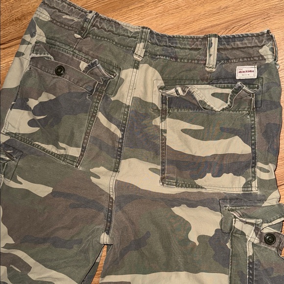 β οΈ π¦ β οΈ β’ Abercrombie & Fitch x CAMO Vibes β’ π¦ β οΈ π¦ - Picture 4 of 11